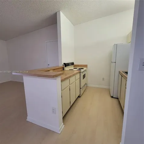 9379 S Belfort Circle Tamarac FL 33321