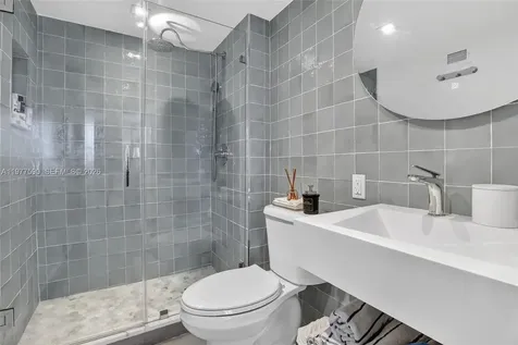 2780 NE 183rd Street Aventura FL 33160