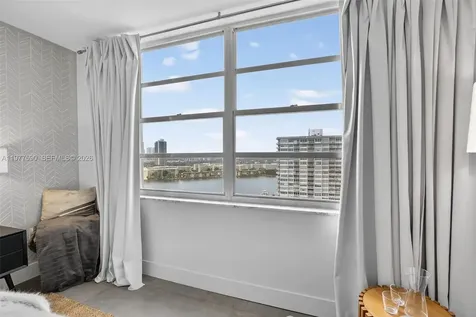 2780 NE 183rd Street Aventura FL 33160