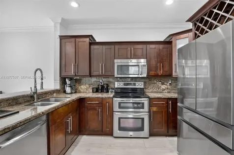 10614 SW 17th Place Davie FL 33324