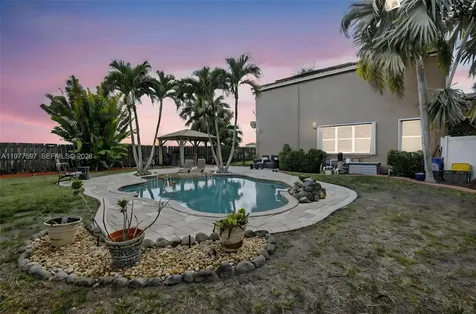 10614 SW 17th Place Davie FL 33324