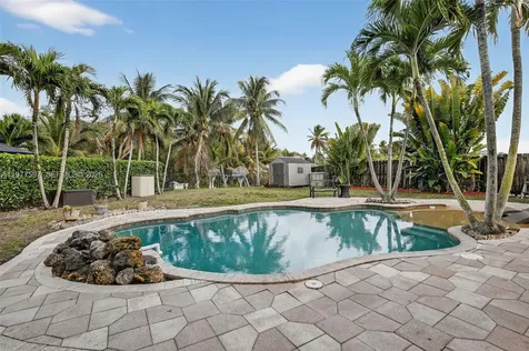 10614 SW 17th Place Davie FL 33324