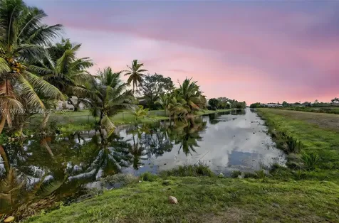 10614 SW 17th Place Davie FL 33324