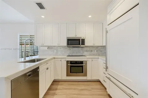 10 Aragon Avenue Coral Gables FL 33134