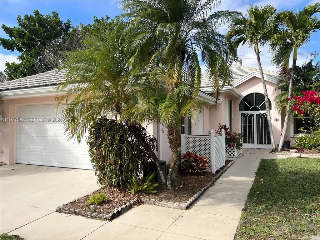 7625 SE Bay Cedar Circle Hobe Sound FL 33455