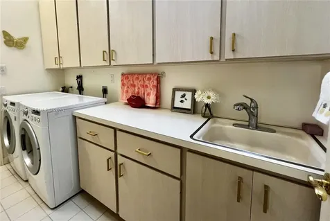 7625 SE Bay Cedar Circle Hobe Sound FL 33455