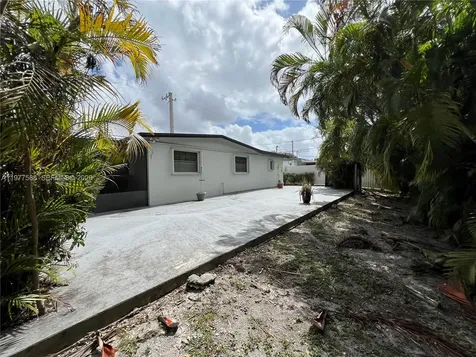 18160 NW 82nd Avenue Hialeah FL 33015