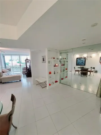 1000 W Island Boulevard Aventura FL 33160