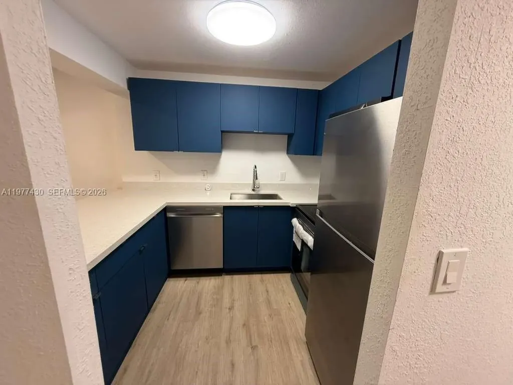 5911 Washington Street Hollywood FL 33023
