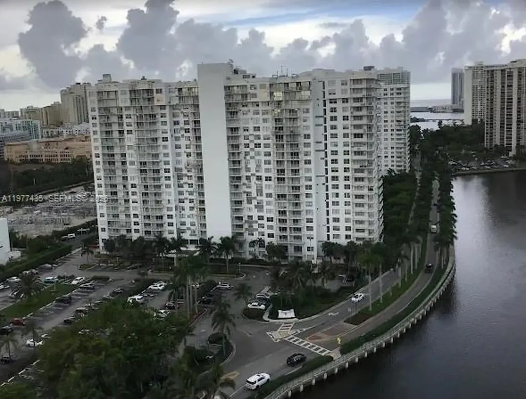 2750 NE 183rd Street Aventura FL 33160