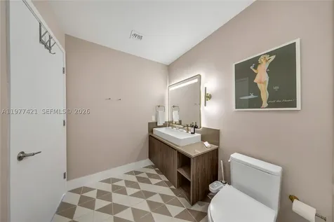 159 NE 6th Street Miami FL 33132