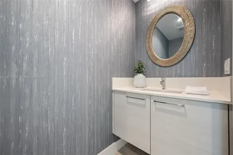 100 E Las Olas Boulevard Fort Lauderdale FL 33301