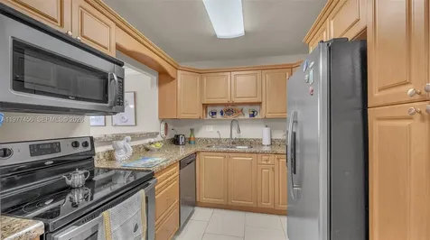 3180 S Ocean Drive Hallandale Beach FL 33009