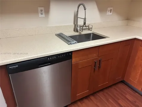 Miami FL 33196