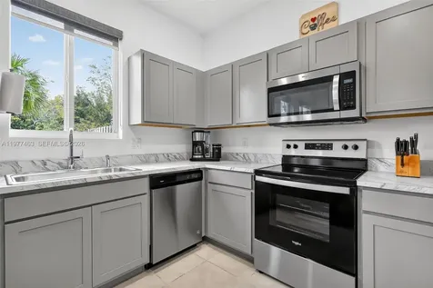 20868 NW 9th Path Miami Gardens FL 33169