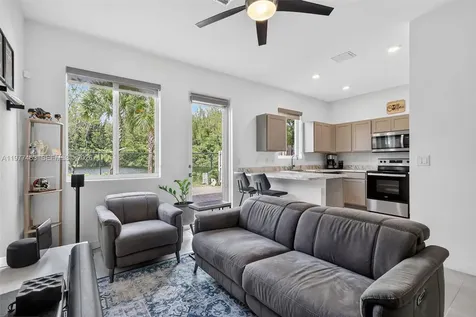 20868 NW 9th Path Miami Gardens FL 33169