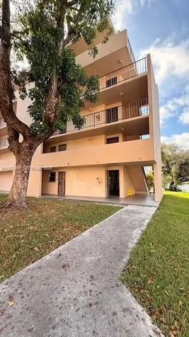 8895 Fontainebleau Boulevard Miami FL 33172