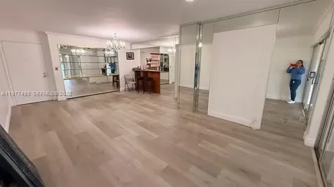 8895 Fontainebleau Boulevard Miami FL 33172