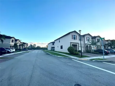 Miami FL 33196