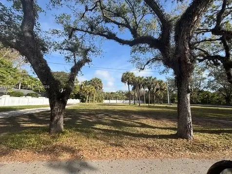9506 SW 57th Avenue Pinecrest FL 33156
