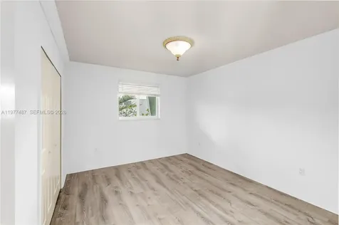 7800 Collins Avenue Miami Beach FL 33141