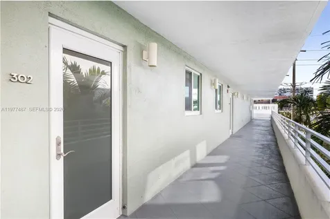 7800 Collins Avenue Miami Beach FL 33141