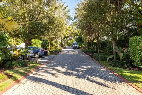 7800 Collins Avenue Miami Beach FL 33141