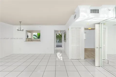 7800 Collins Avenue Miami Beach FL 33141