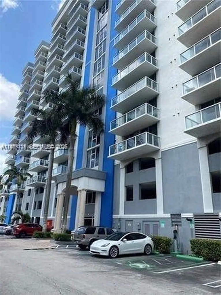 5077 NW 7th Street Miami FL 33126