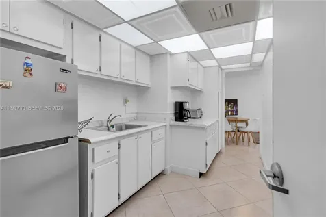 1000 West Avenue Miami Beach FL 33139