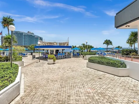 825 Brickell Bay Drive Miami FL 33131