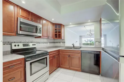 1036 Us Highway 1 North Palm Beach FL 33408