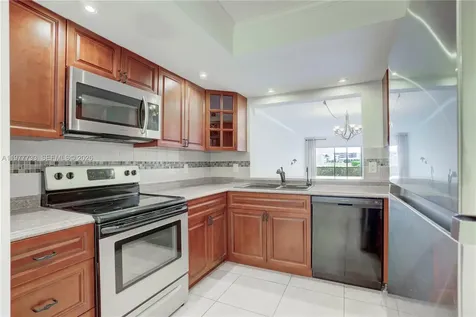 1036 Us Highway 1 North Palm Beach FL 33408