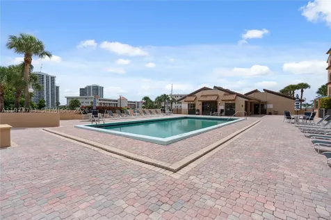 1036 Us Highway 1 North Palm Beach FL 33408