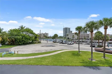 1036 Us Highway 1 North Palm Beach FL 33408