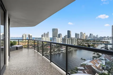19667 Turnberry Way Aventura FL 33180