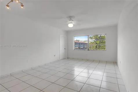 2790 NE 201st Terrace Aventura FL 33180
