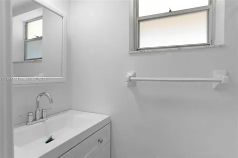 2790 NE 201st Terrace Aventura FL 33180