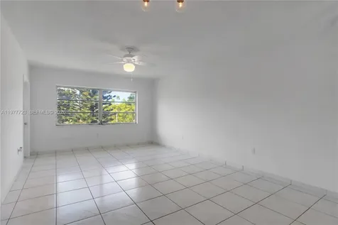 2790 NE 201st Terrace Aventura FL 33180