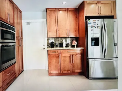 8826 NW 189th Terrace Hialeah FL 33018