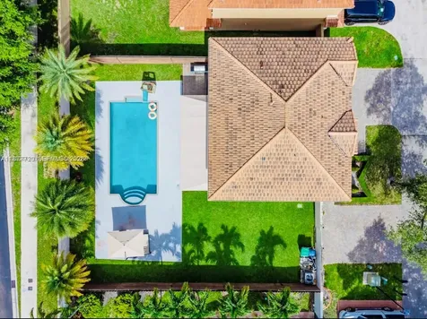 8826 NW 189th Terrace Hialeah FL 33018