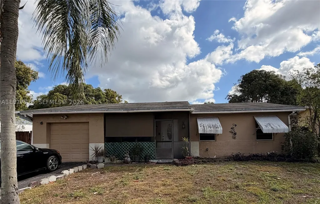 304 SW 77th Avenue North Lauderdale FL 33068