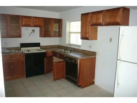 304 SW 77th Avenue North Lauderdale FL 33068