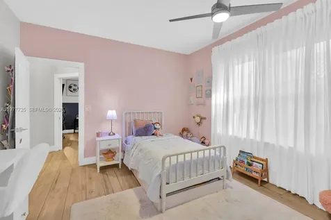 1202 S Manor Drive S Weston FL 33326