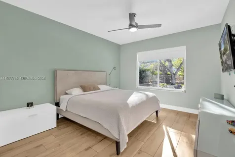 1202 S Manor Drive S Weston FL 33326