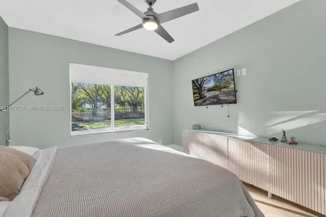 1202 S Manor Drive S Weston FL 33326