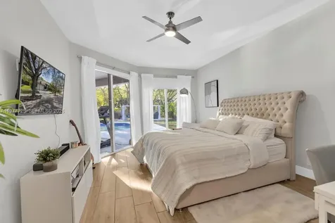 1202 S Manor Drive S Weston FL 33326