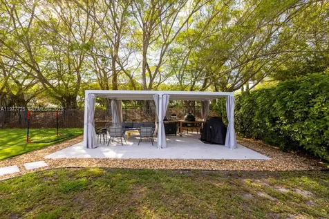 1202 S Manor Drive S Weston FL 33326