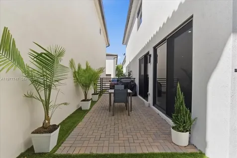 4395 NW 80th Court Doral FL 33166