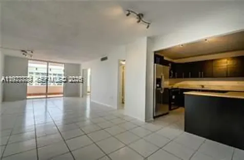 5555 Collins Avenue Miami Beach FL 33140